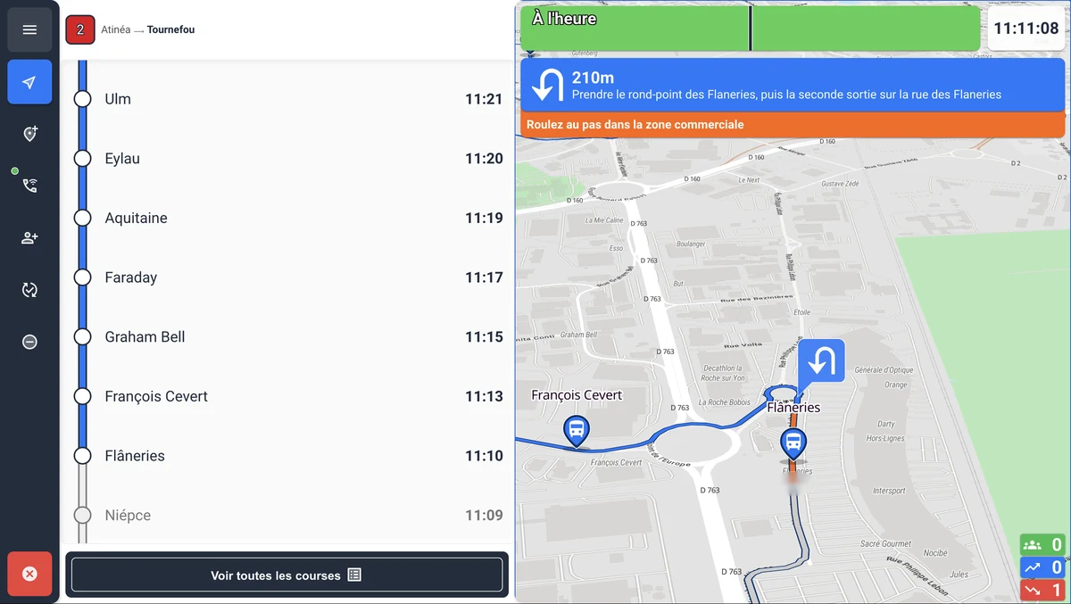 Driver app: line thermometer, GPS guidance and early/late indicator, with the vehicle moving towards the stop